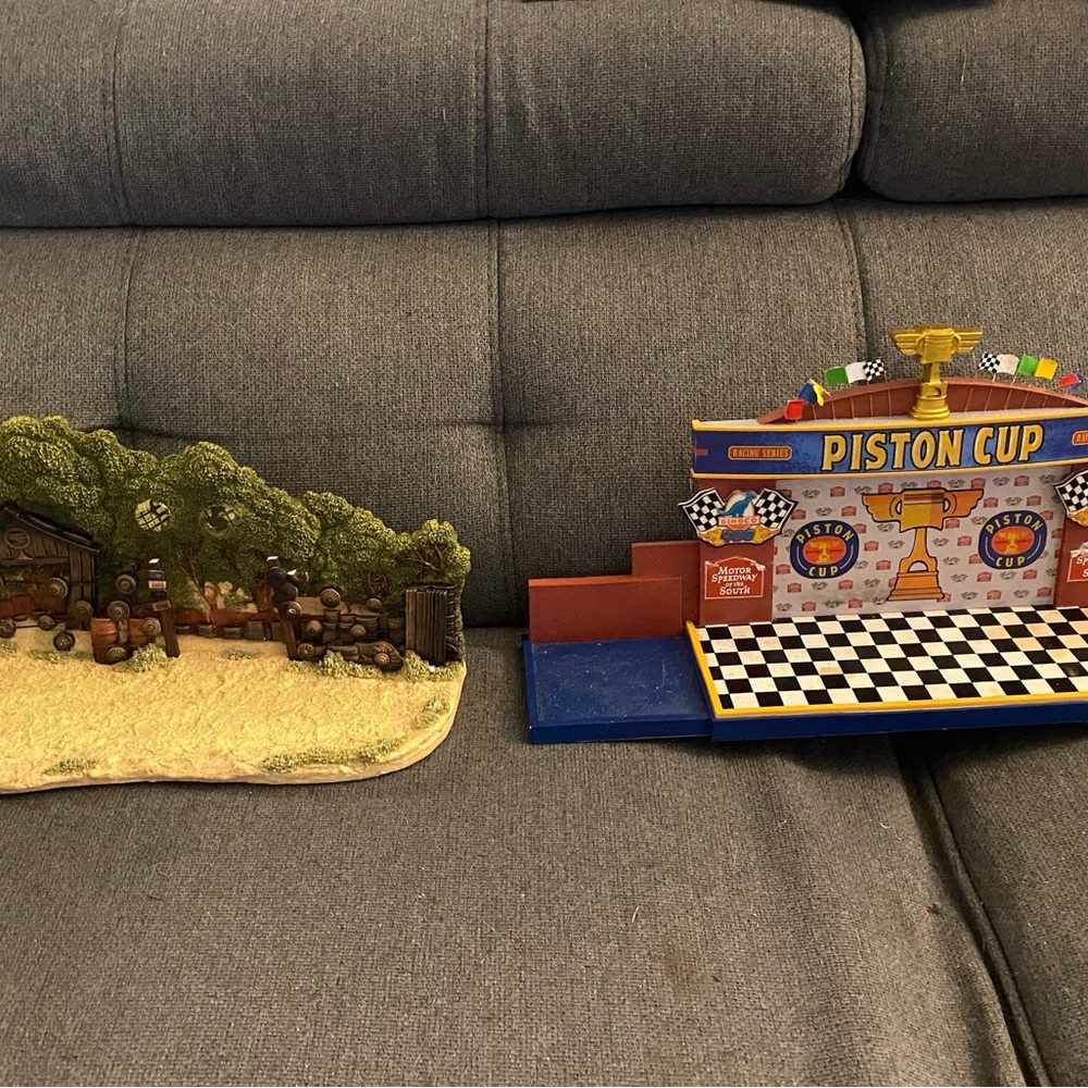 Disney Pixar Cars Piston Cup Playset and display